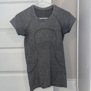 Grey Lululemon Short Sleeve Swiftly Tech Size 4